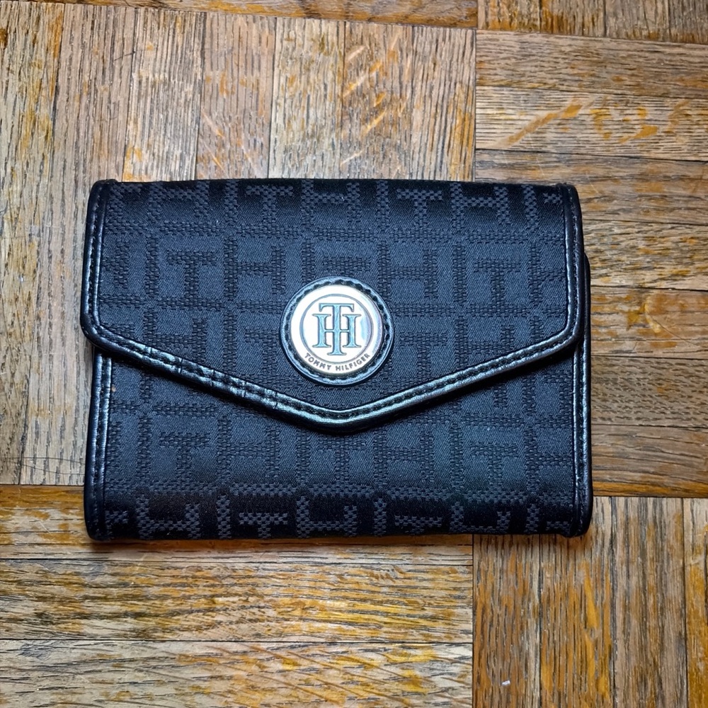 Tommy Hilfiger Black Logo Envelope Wallet